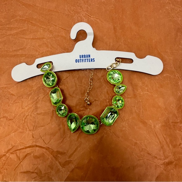 Urban Outfitters Jewelry - Urban outfitters jewel green  necklace
